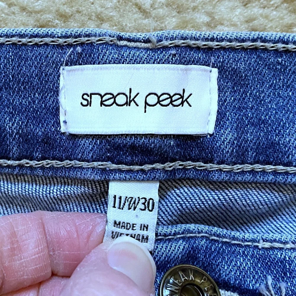 Sneak Peak Jeans - Picture 7 of 7